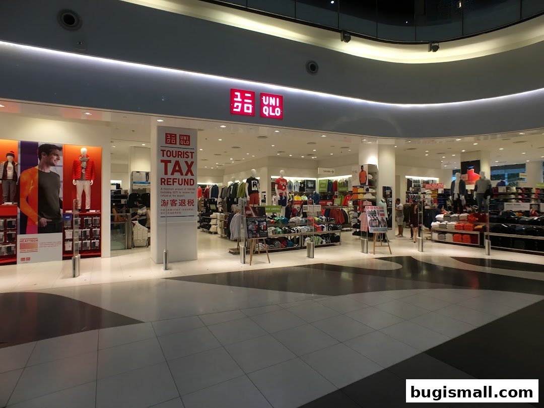 Shop Uniqlo: Fashion for Everyone