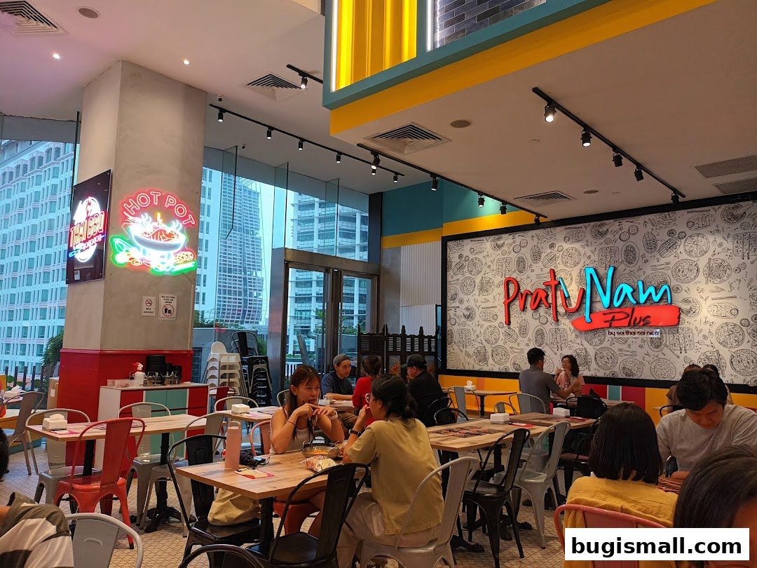 Pratunam PLUS: Vibrant Thai Dining Experience