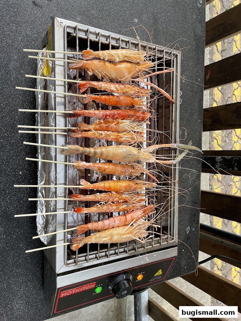 Savor Delicious Grilled Prawns!