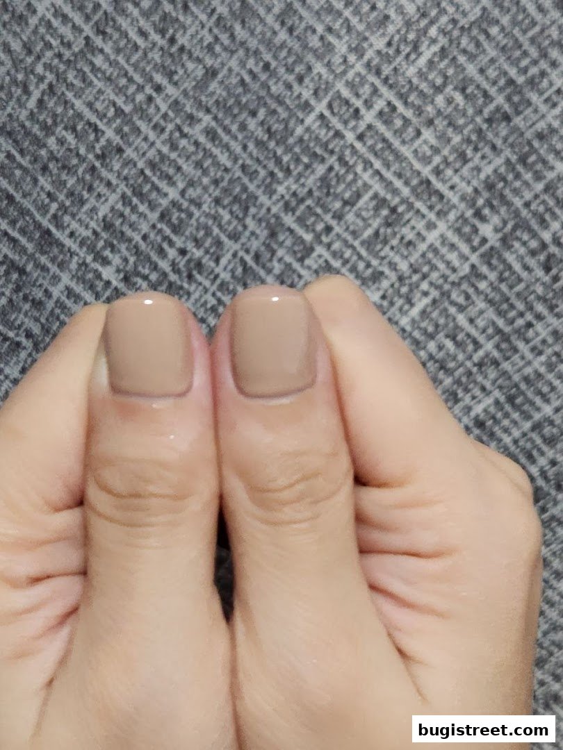 Elegant Nails by Hua Yi Fang