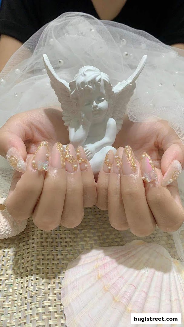 Exquisite Nail Art & Eyelash Extensions
