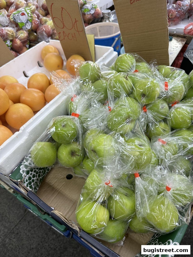 Fresh Fruits at Lian Hua Chun