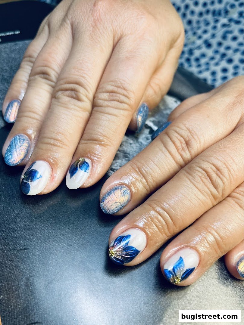 Stunning Floral Nail Art by Hanah Nails