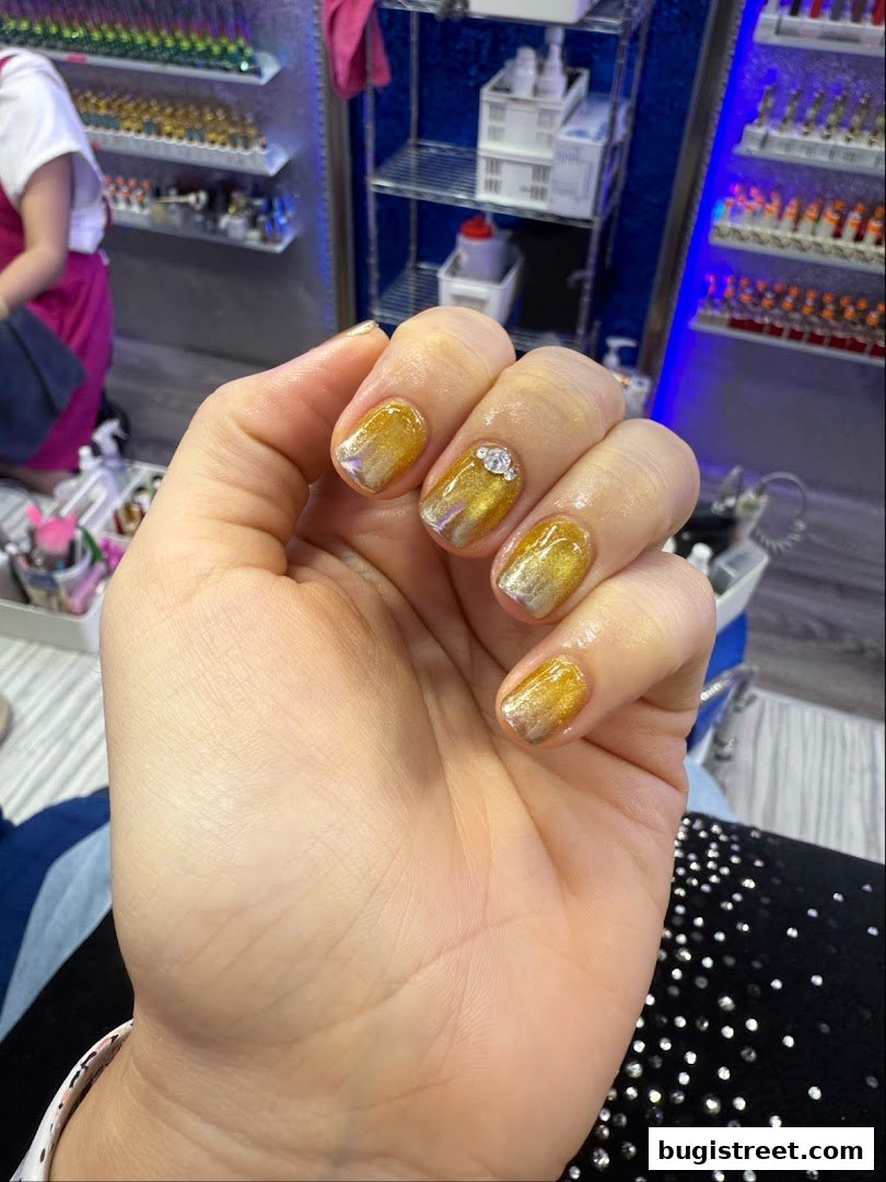 D JEWEL NAILS: Stunning Golden Ombre Nail Art
