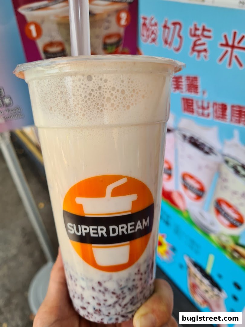 Super Dream: Refreshing Drinks & Healthy Options
