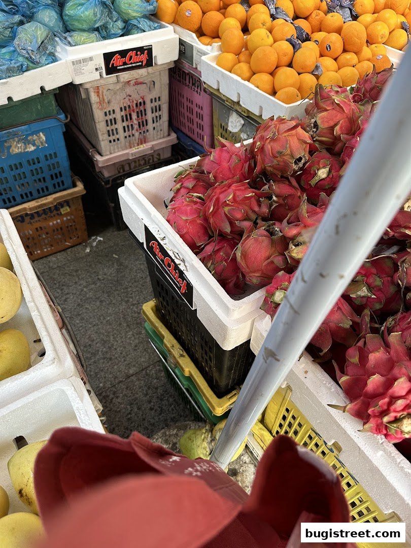 Fresh Fruits Galore at Lian Hua Chun!