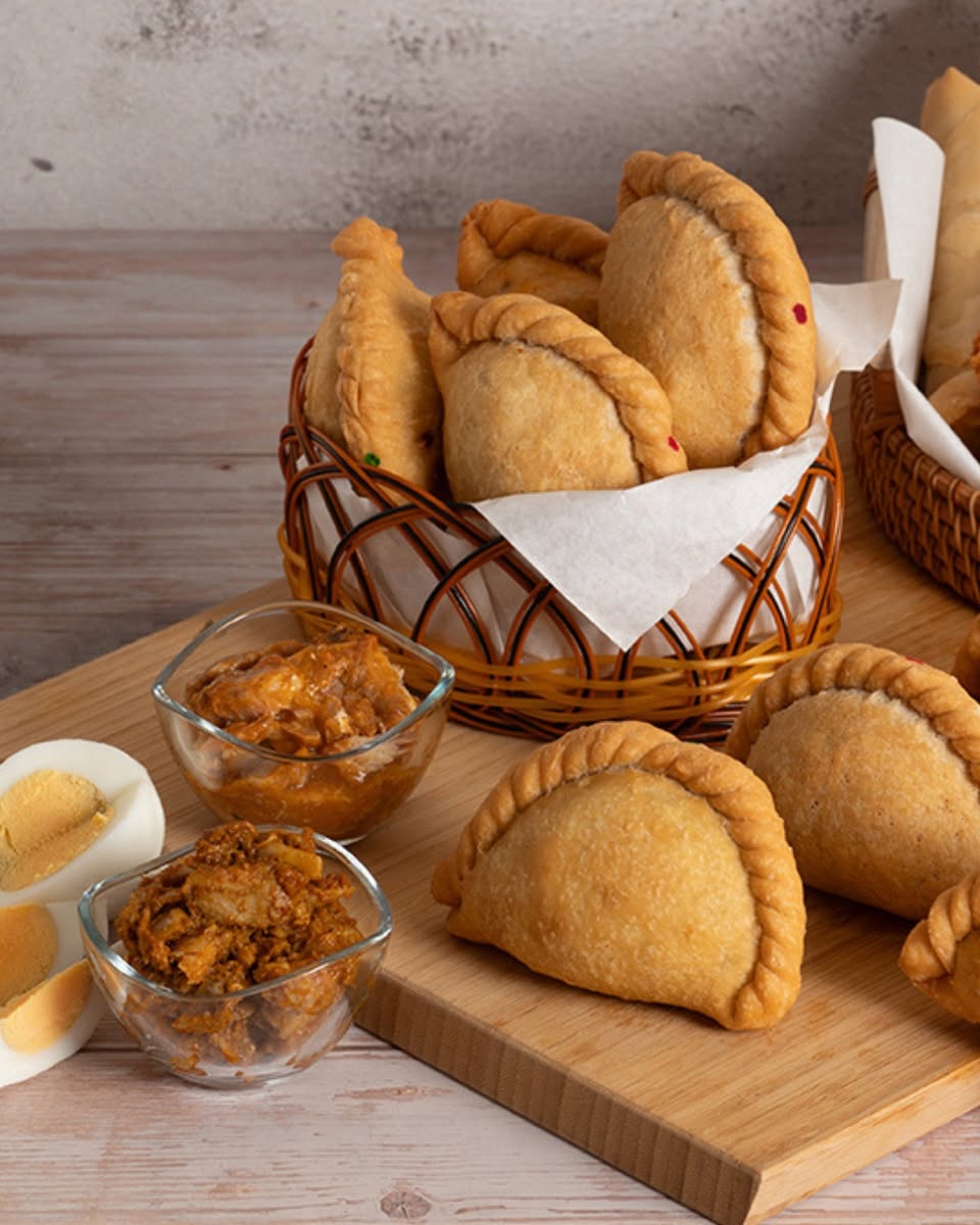 8 Must-Try Bugis Snacks: Your Singapore Food Guide