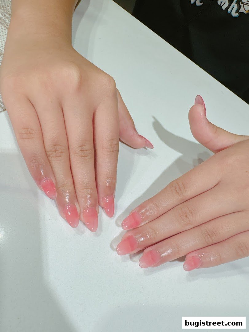 Stunning Gradient Nails by Abbie Nails Beauty