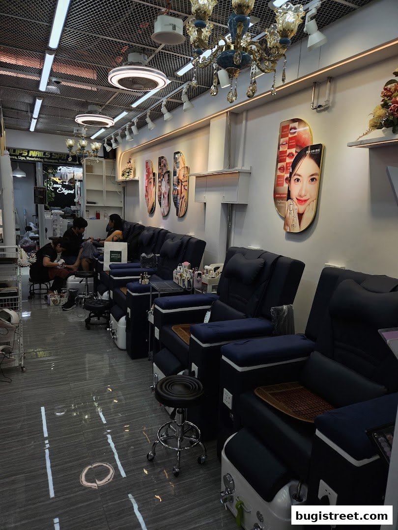 Al Glamour House: Relaxing Nail and Spa Experience