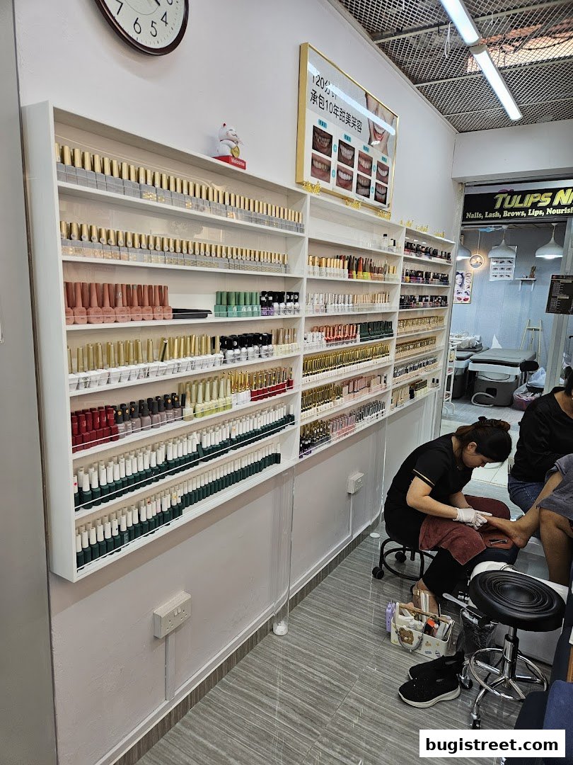 Al Glamour House: Exquisite Nail and Beauty Services