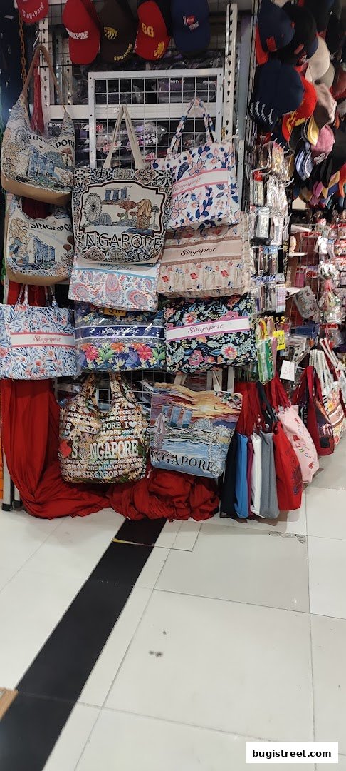 Singapore Souvenir Bags & Caps