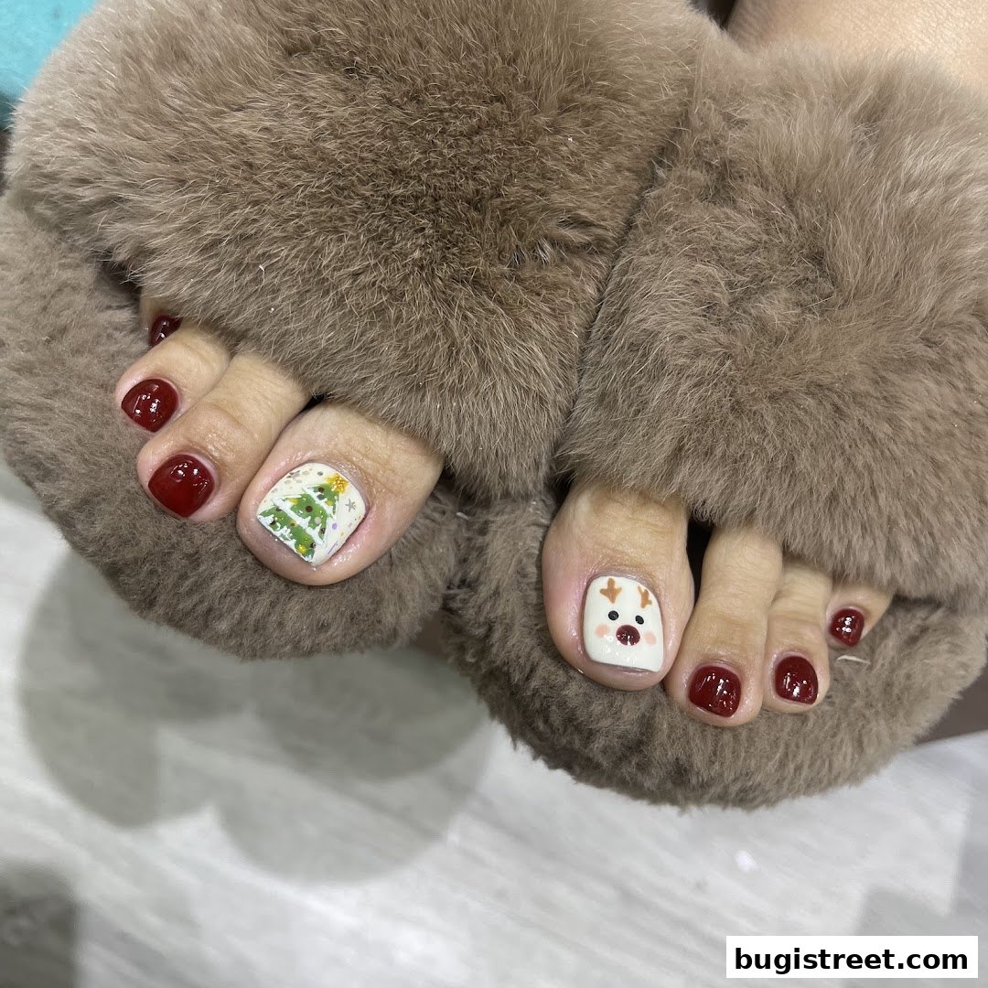 Festive Christmas Nail Art & Cozy Comfort