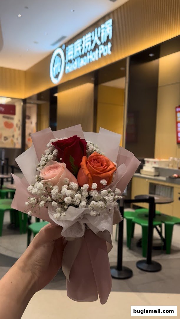 Enjoy a Bouquet with Your Hot Pot Experience!