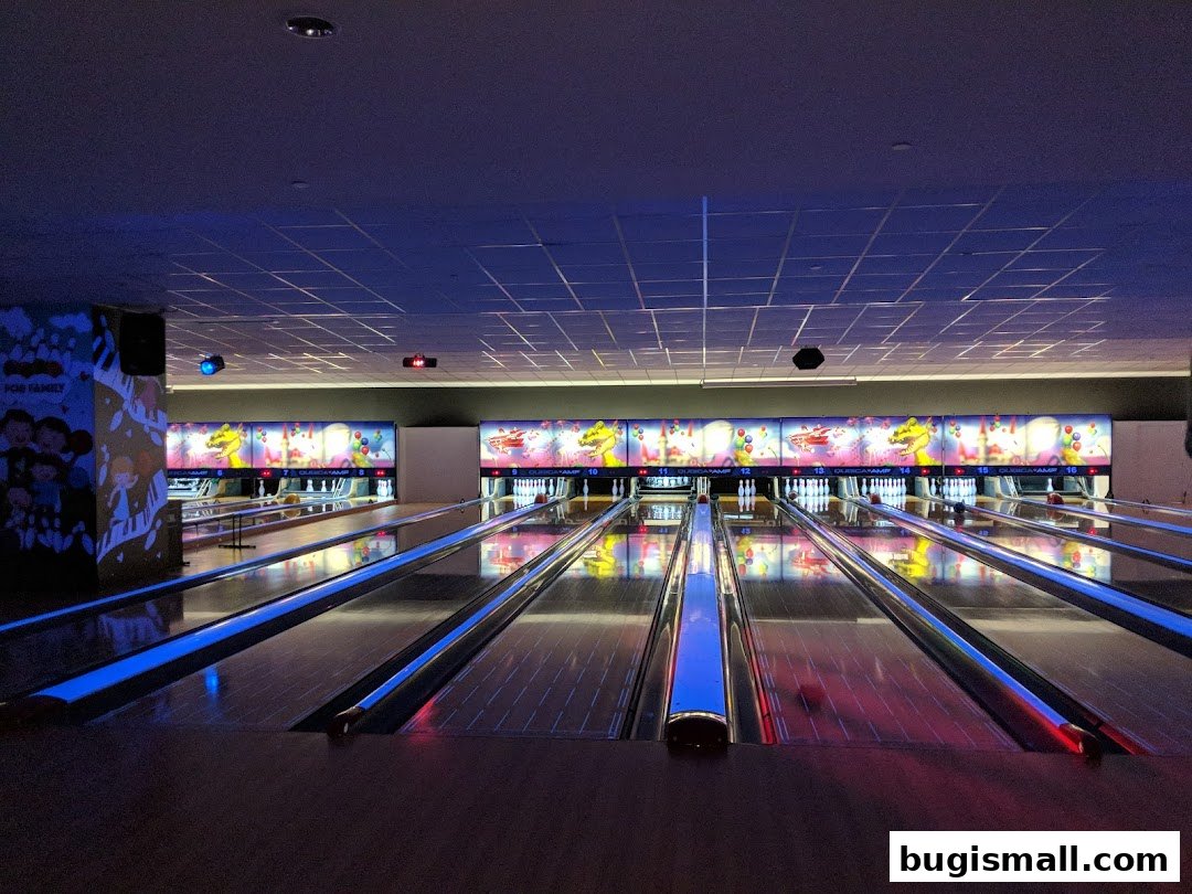 Strike Up Fun at Cue Guru Bowling!
