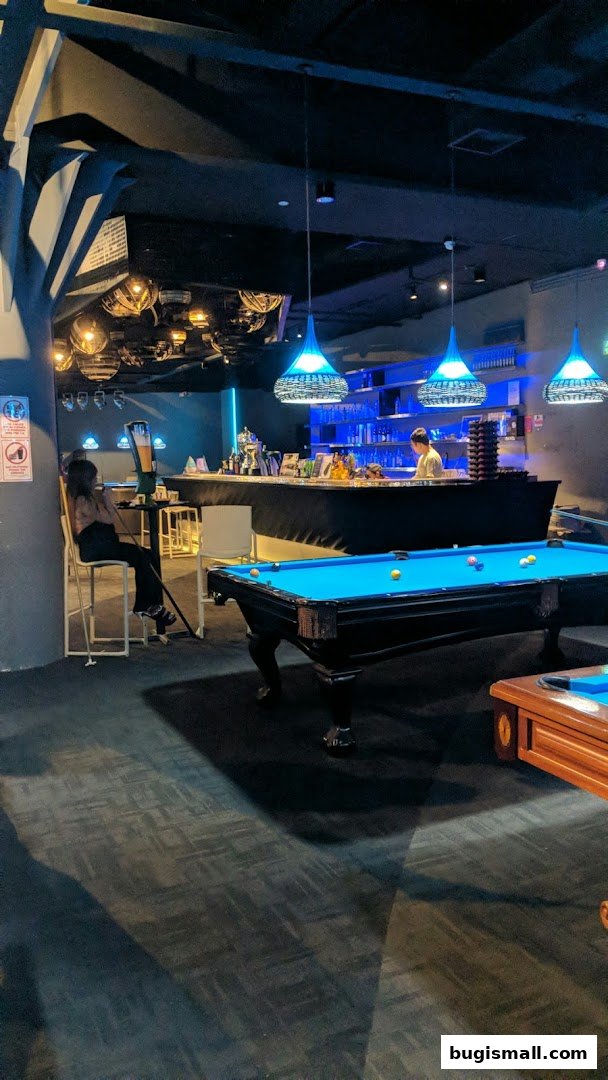 Cue Guru: Pool, Drinks, and Good Times!
