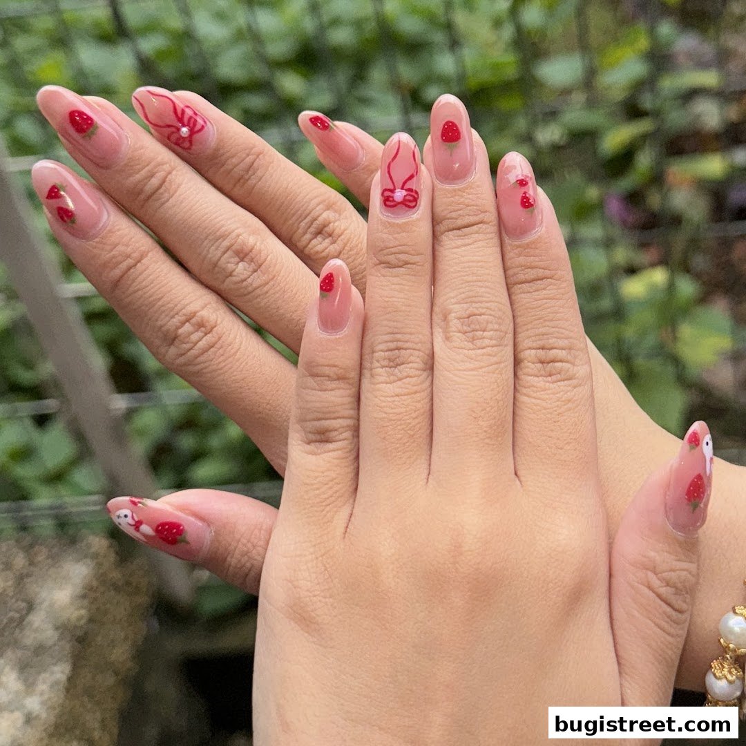 D JEWEL NAILS: Sweet Strawberry Nail Art!