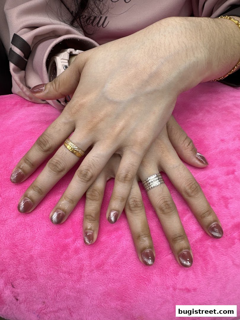 D JEWEL NAILS: Stunning Manicures & Elegant Rings