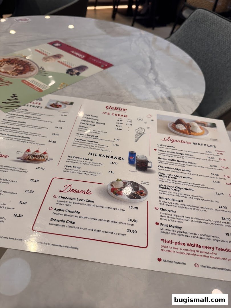 Geláre Bugis: Indulge in Delicious Ice Cream & Waffles!
