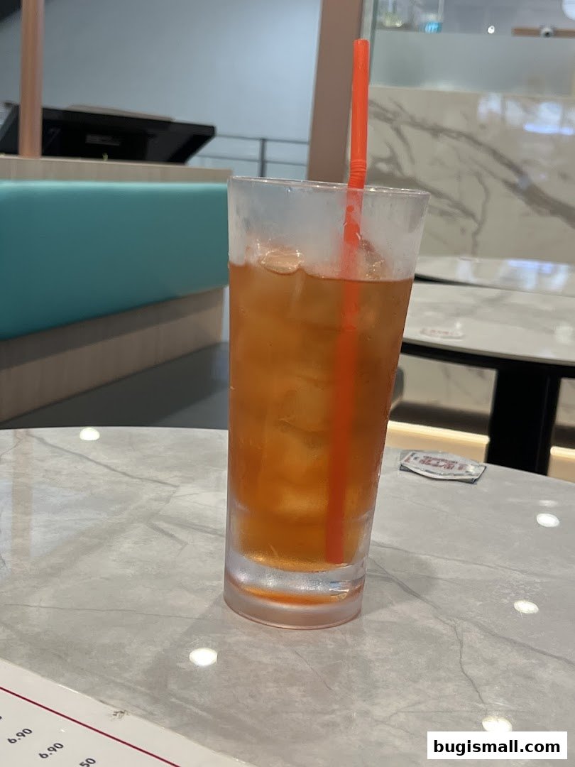 Refreshing Iced Tea at Geláre Bugis