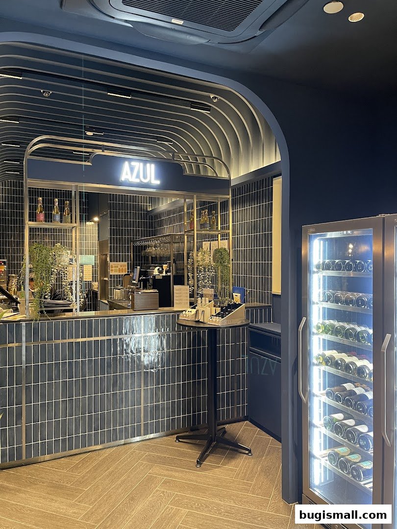 Discover AZUL: Chic Bar Experience