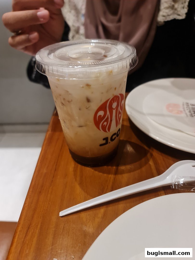 J.CO Donuts & Coffee: Delicious Drinks and Treats!