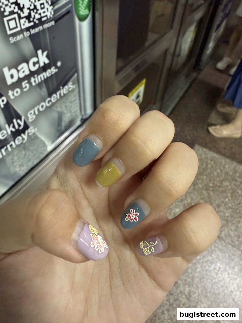 Exquisite Floral Nail Art by Lavender Nails