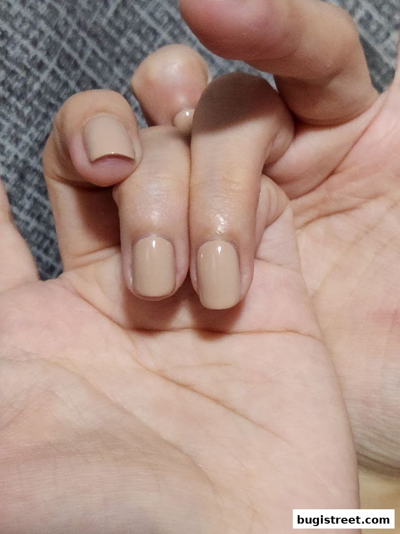 Elegant Beige Nails by Hua Yi Fang