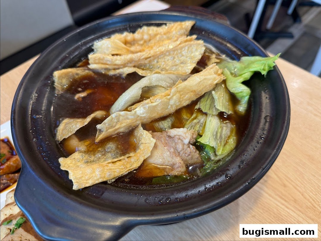 Authentic Bak Kut Teh: Savory Pork Rib Soup