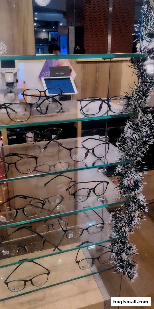 Stylish Eyewear Selection at OWNDAYS Bugis