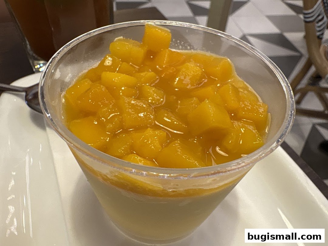 Delicious Mango Dessert from Poulet