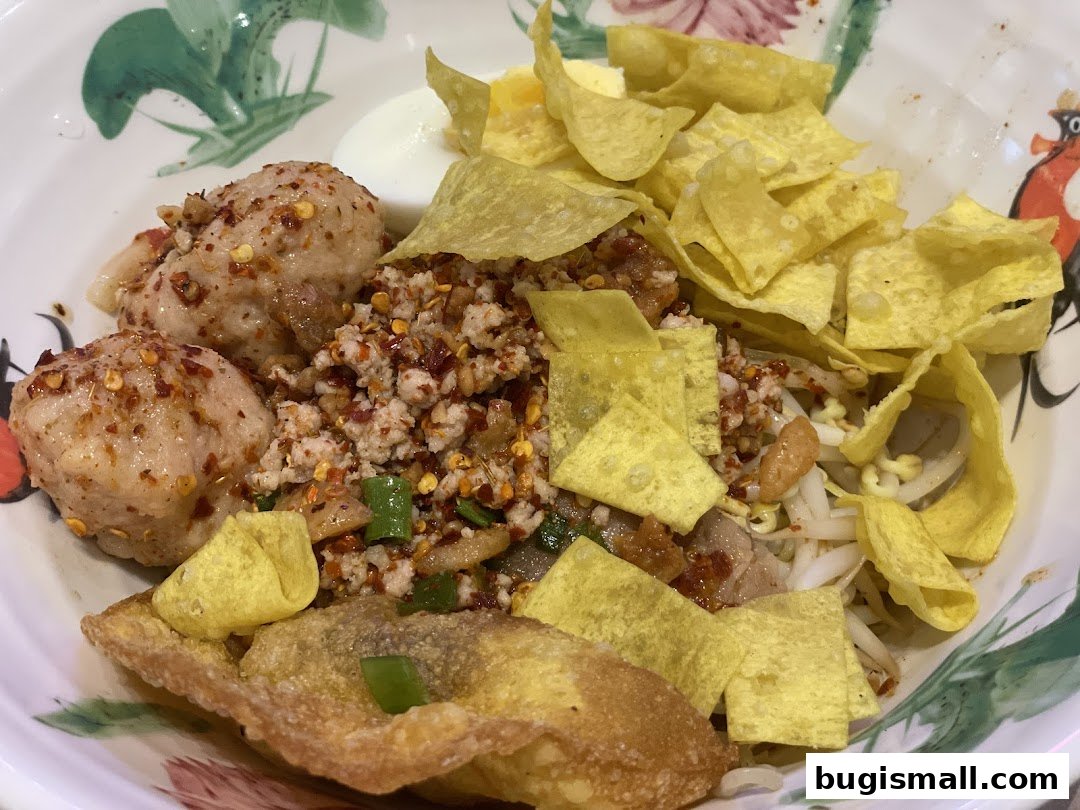 Authentic Thai Noodle Bowl from Pratunam PLUS
