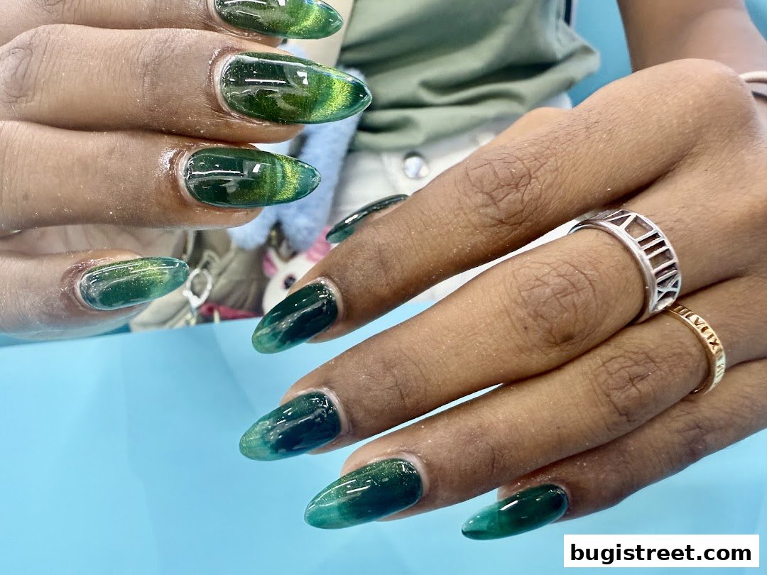 Elegant Green Cat-Eye Nails by Queen Nail Lash