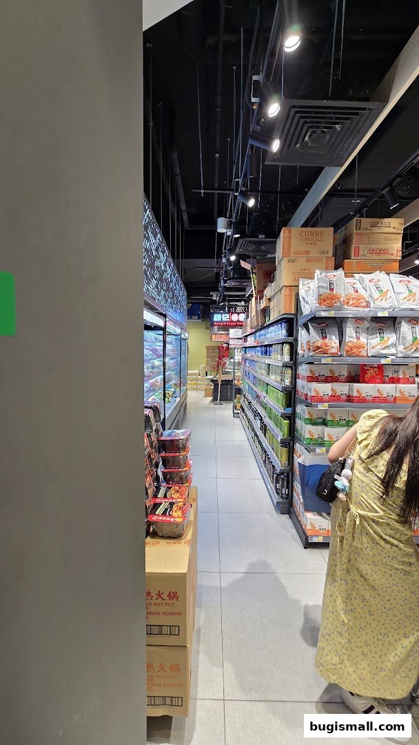 Explore Scarlett Supermarket's Wide Selection!