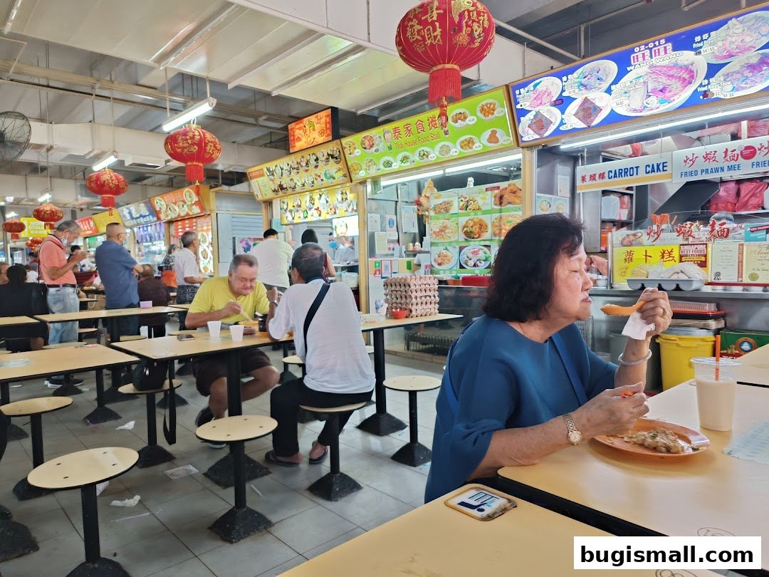 Vibrant Food Court Experience: Delicious Local Eats