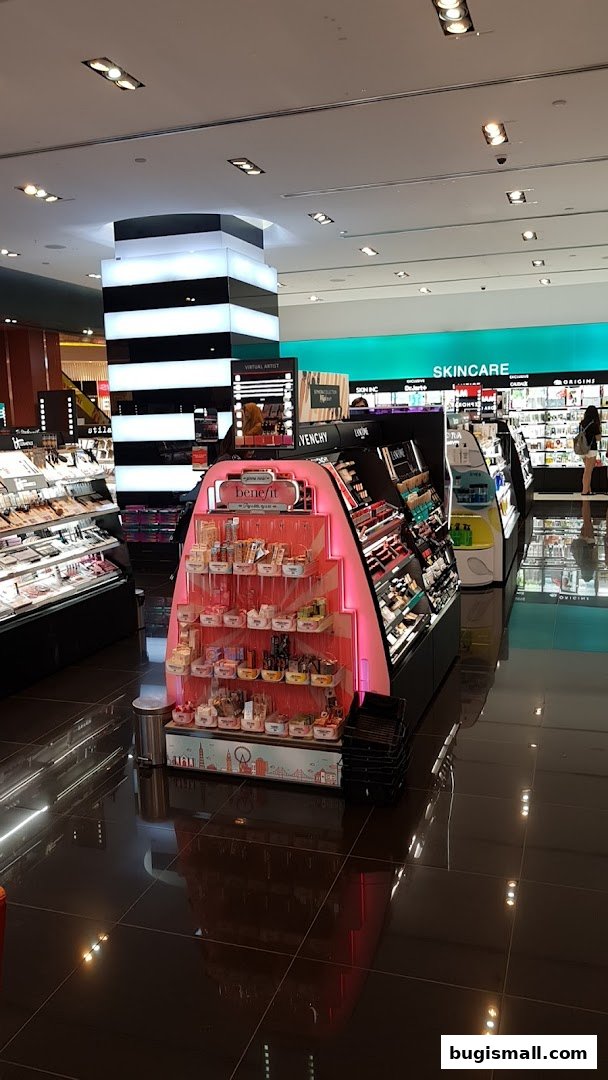 Discover Beauty at Sephora: Makeup & Skincare Paradise