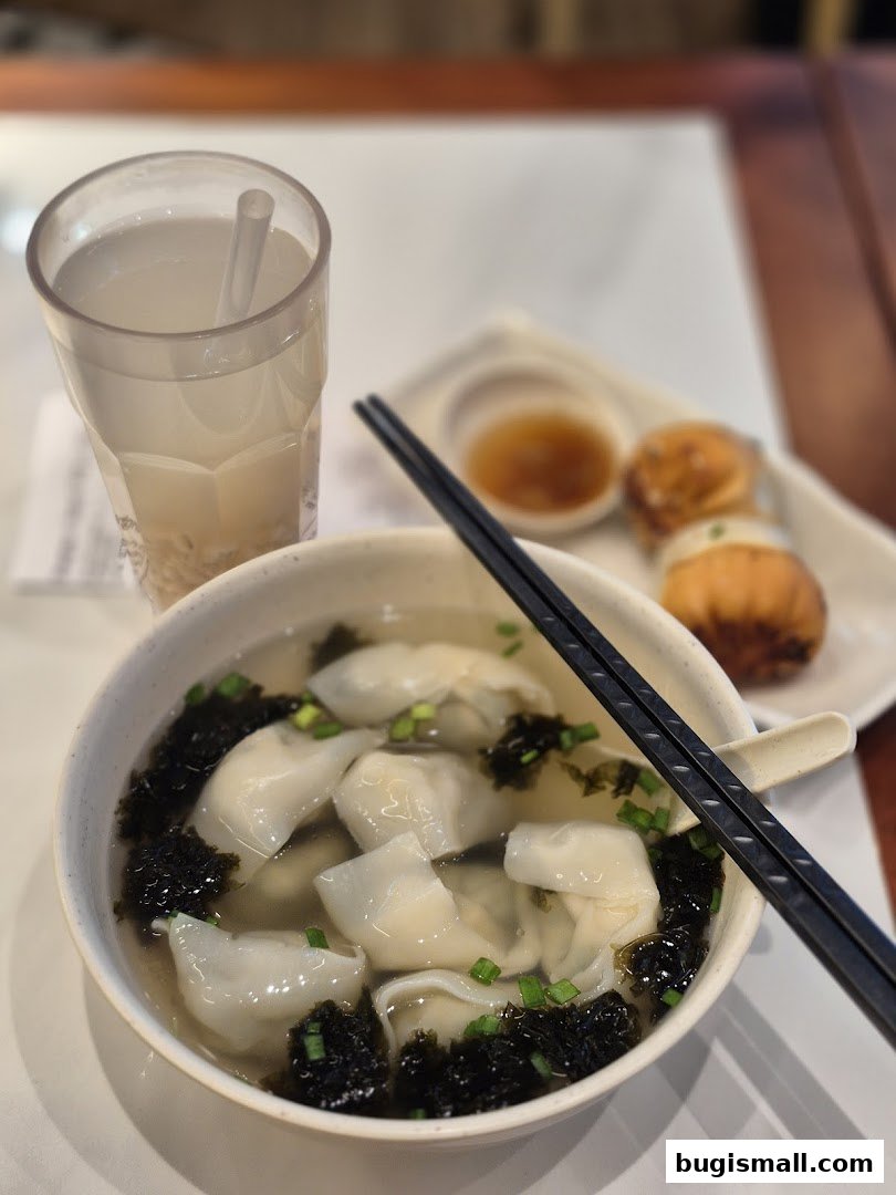 Delicious Wontons & Pan-Fried Buns!