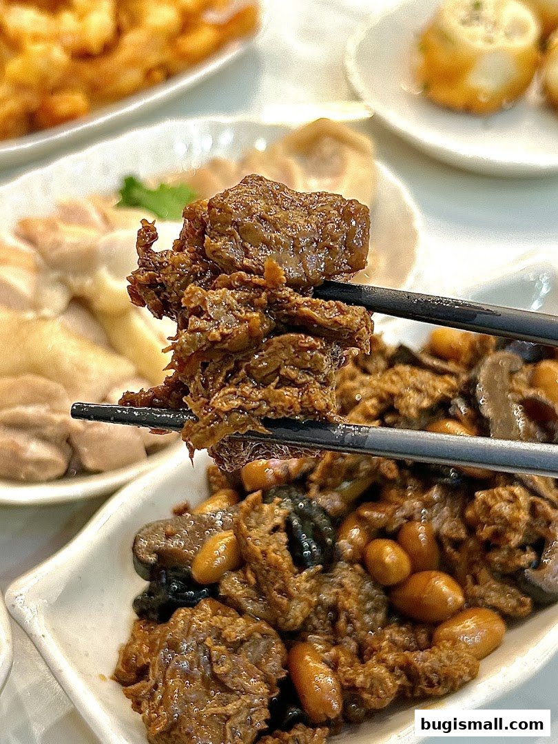 Savor Shanghai Tan's Delicious Braised Delicacies!