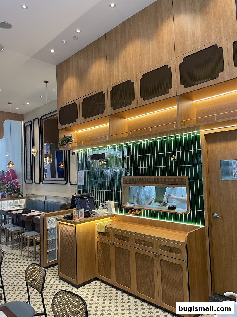 Shanghai Tan Pan-fried Buns: Modern Dining Experience