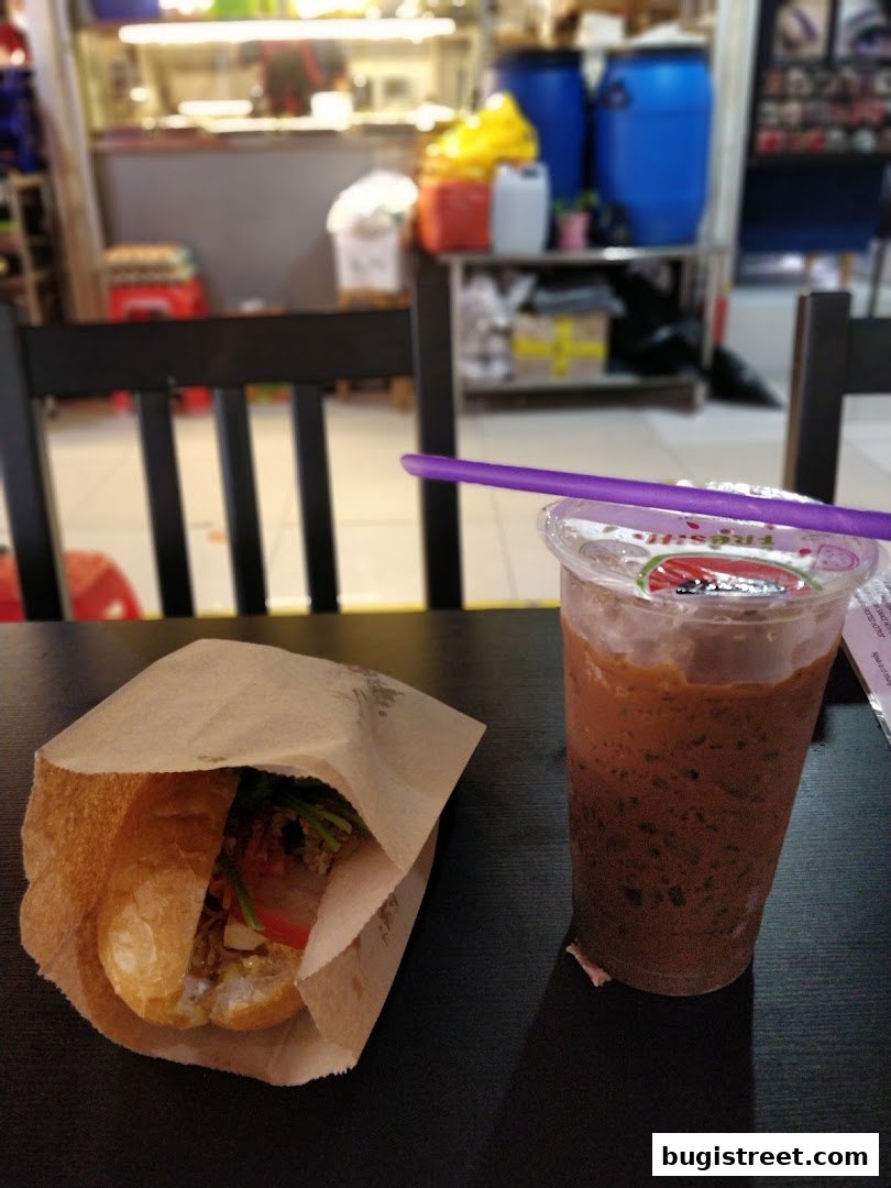 Delicious Bites and Refreshing Drinks at Shoon Kou Cafe
