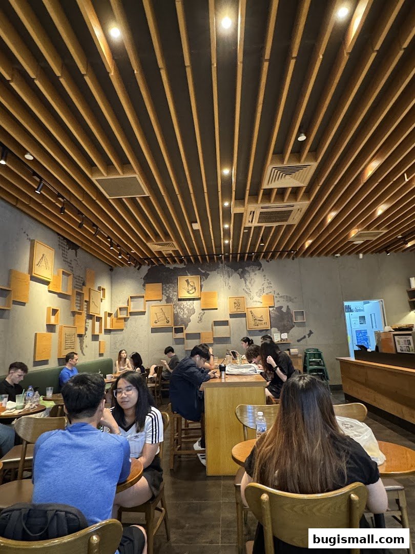 Starbucks Bugis: Cozy Ambiance & Great Coffee