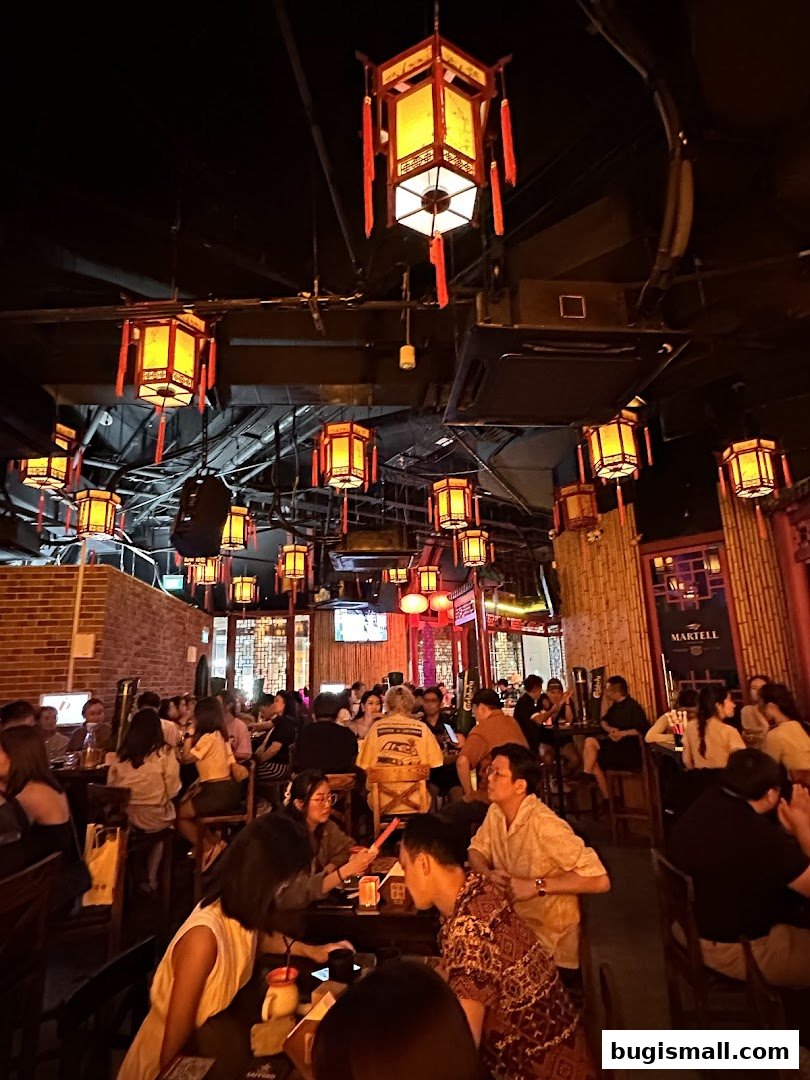 Experience Vibrant Nights at The Inn Livehouse!