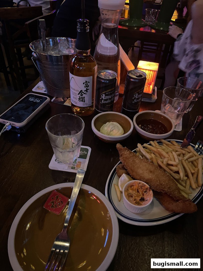 Enjoy Drinks and Bites at The Inn Livehouse Bugis