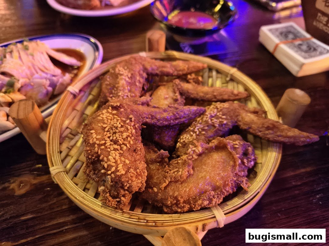 Crispy Chicken Wings at The Inn Livehouse