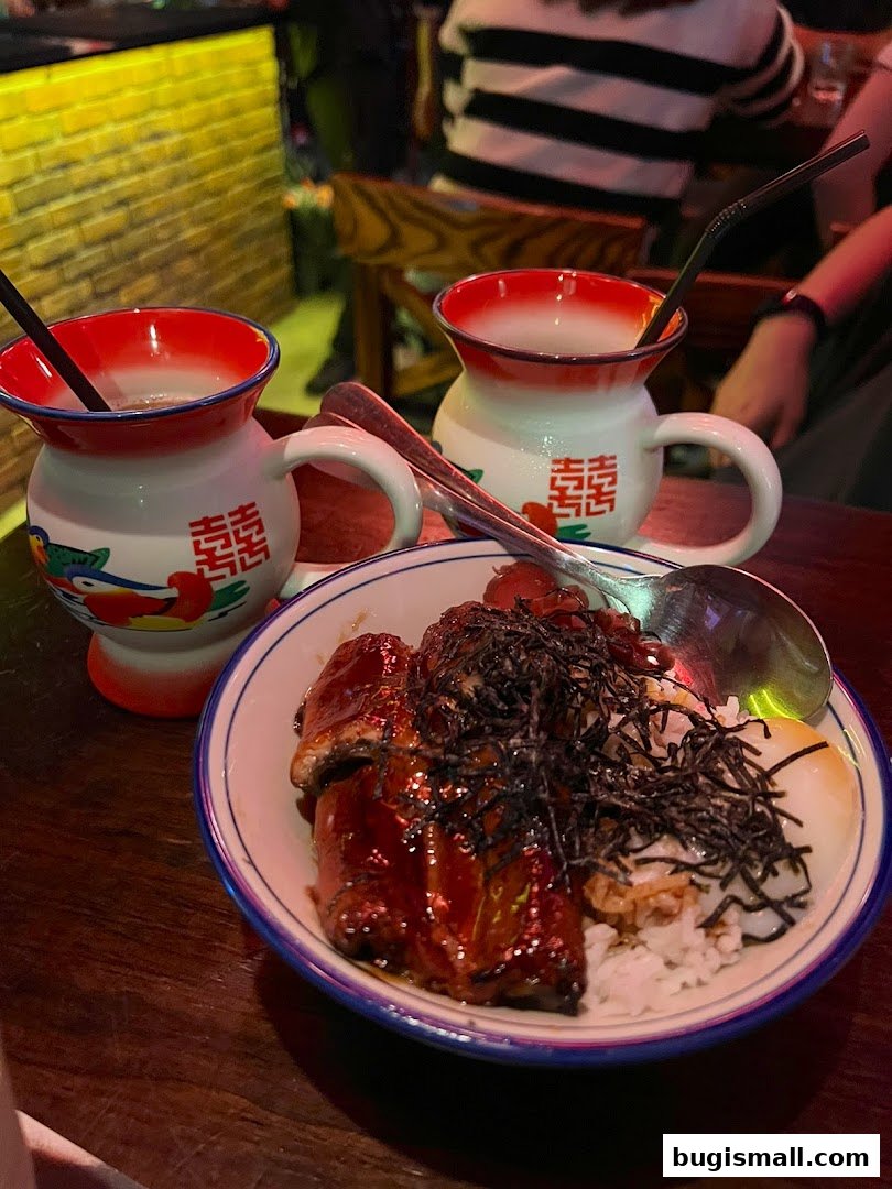 Savor Delicious Eel Rice and Refreshing Drinks