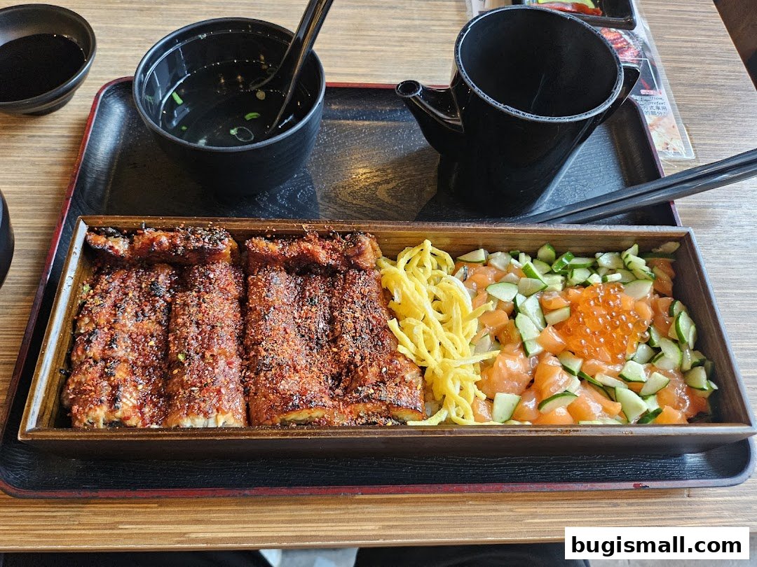Savor Una Una's Exquisite Grilled Eel and Salmon Chirashi Bowl