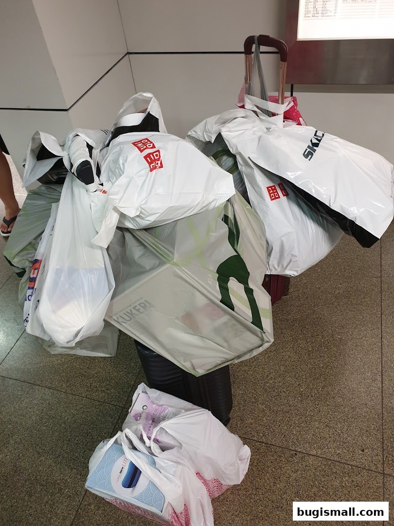 UNIQLO Shopping Haul: Click & Collect Convenience