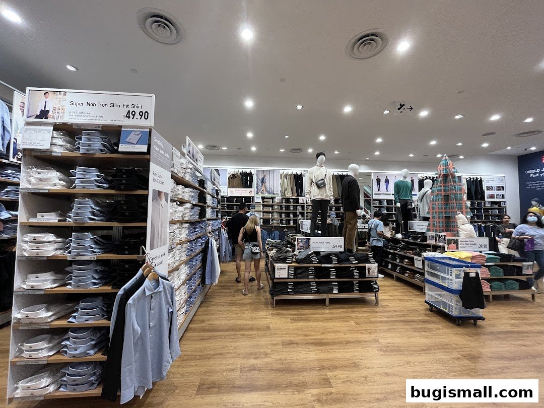 UNIQLO: Stylish Shirts & Modern Fashion