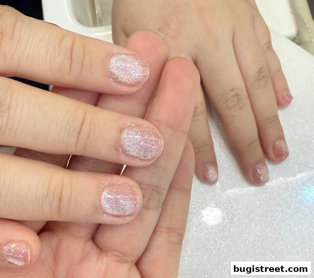 Sparkling Nails: Get Your Perfect Manicure!