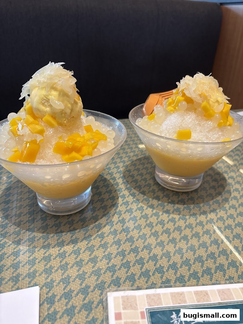 Xin Wang Hong Kong Café: Delicious Mango Sago Desserts