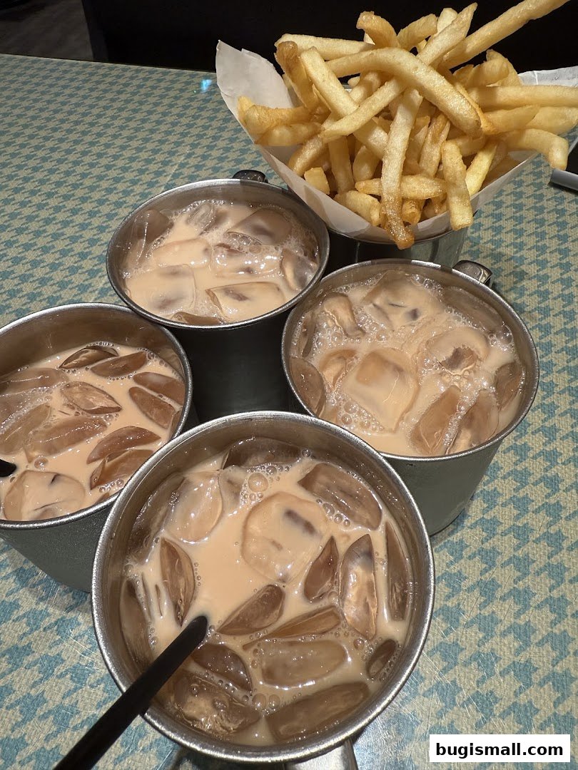 Xin Wang Hong Kong Cafe: Refreshing Iced Tea & Fries!